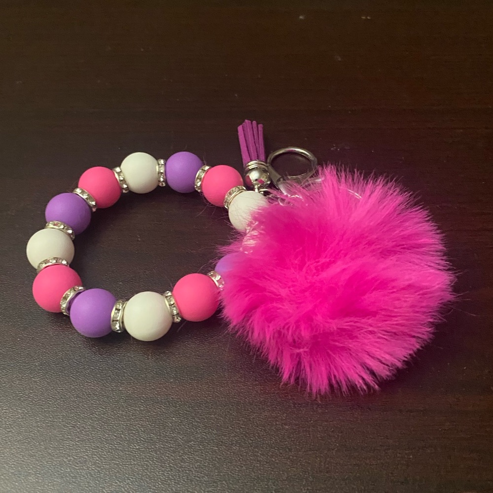 Handmade Keychain with pom-pom - Picture 3 of 7